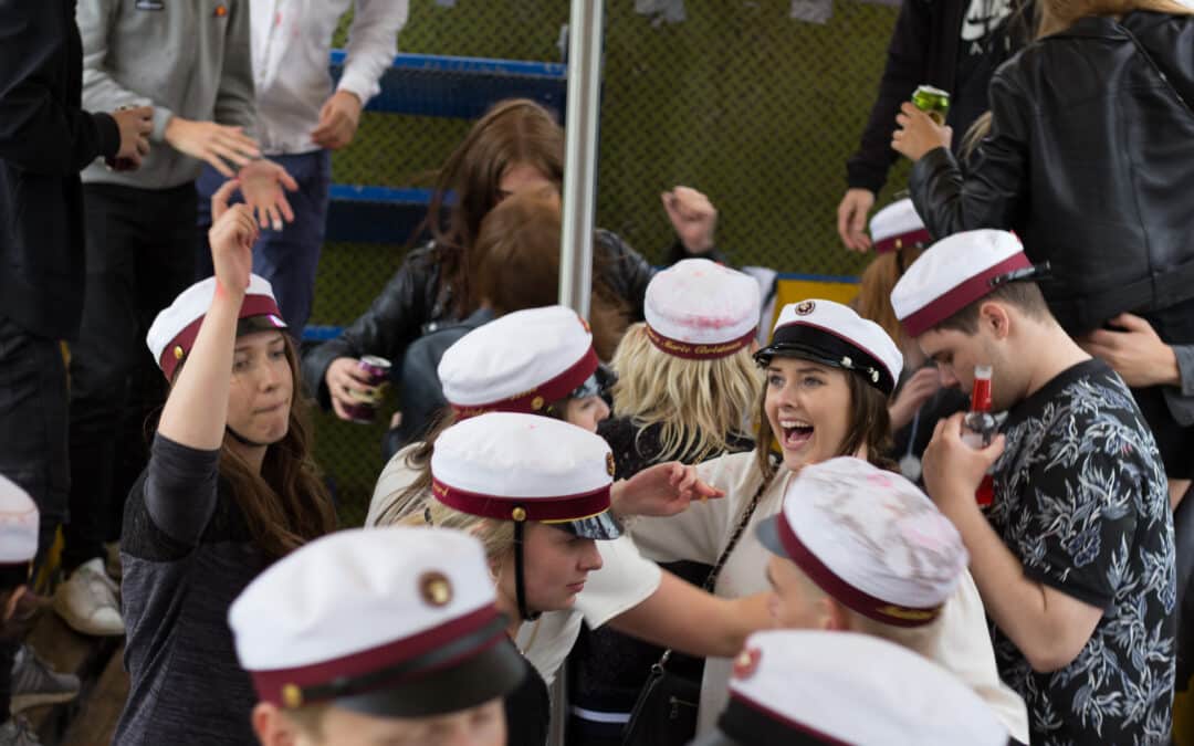 Alt du har brug for at vide om at bestille studenterhuen